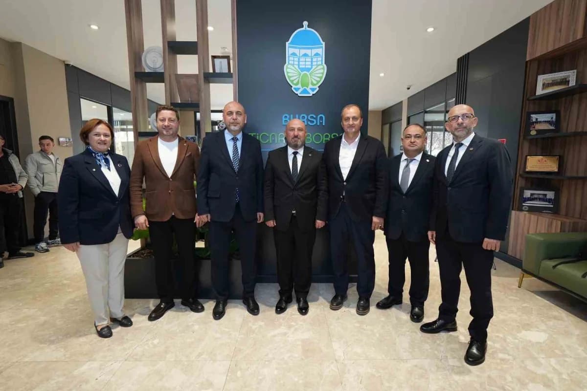 Bursa Ticaret Borsası’nda gerçekleştirilen seçimlerde 52 Meslek Komitesi Üyesi ile 22 meclis Üyesi b