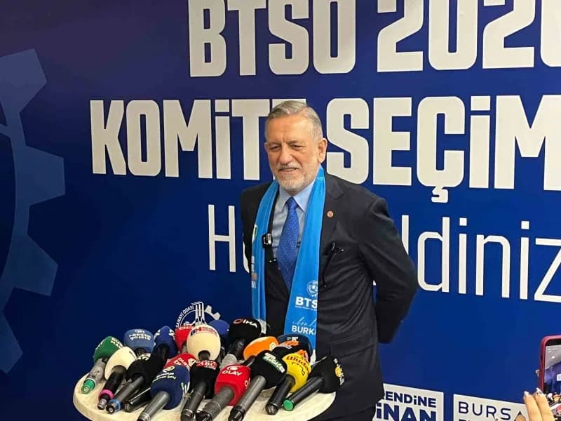 Bursa Ticaret ve Sanayi Odası seçimlerinde oy kullanan üyeler ve sandıklar