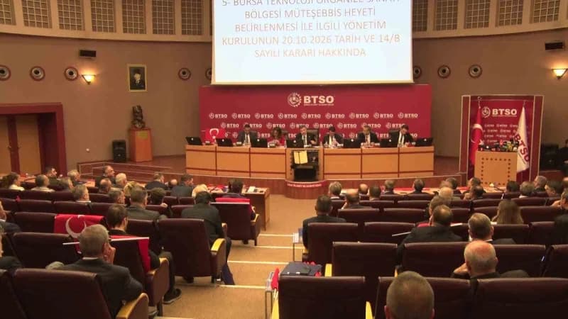 Bursa Ticaret ve Sanayi Odası meclis toplantısında üyeler tartışma halinde