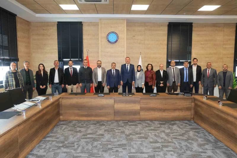 Bursa Uludağ Üniversitesi (BUÜ) ile Süs Bitkileri Üreticileri Birliği (SÜSBİR) arasında, öğrencileri