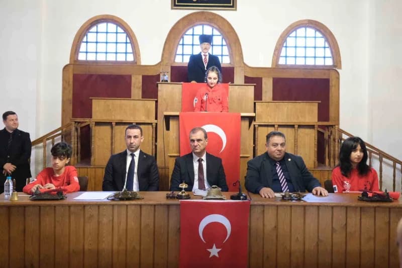 Büyükçekmece Belediye Meclisi'nde 29 Ekim Cumhuriyet Bayramı'nın 103. Yıl dönümü dolayısıyla özel ot