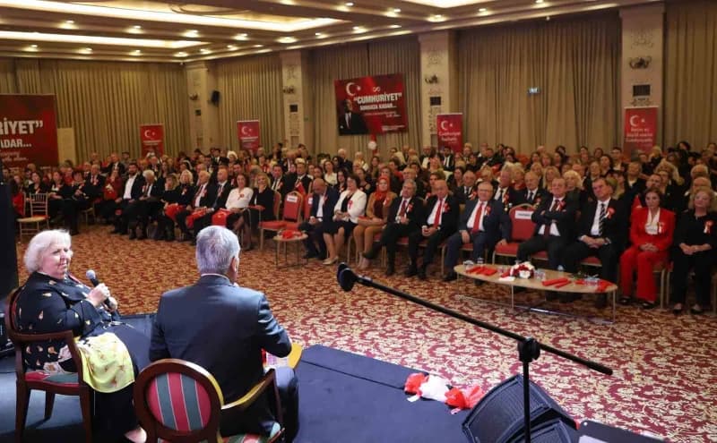 Cumhuriyetin 103’üncü yılı, Büyükçekmece’de geleneksel Cumhuriyet Balosu ile coşku içinde kutlandı.