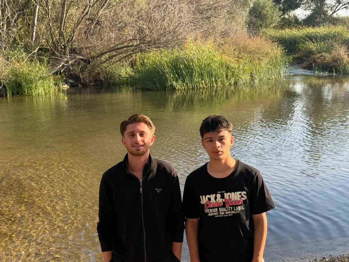 Profesyonel Lige Geçiş Liginde mücadele eden Çal Belediyespor’un başarısı için sahaya çıkan Emre Tekin ve Baran Duman, y