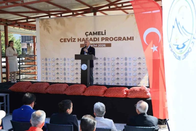 Denizli Valisi Yavuz Selim Köşger, konuşma yaptı.