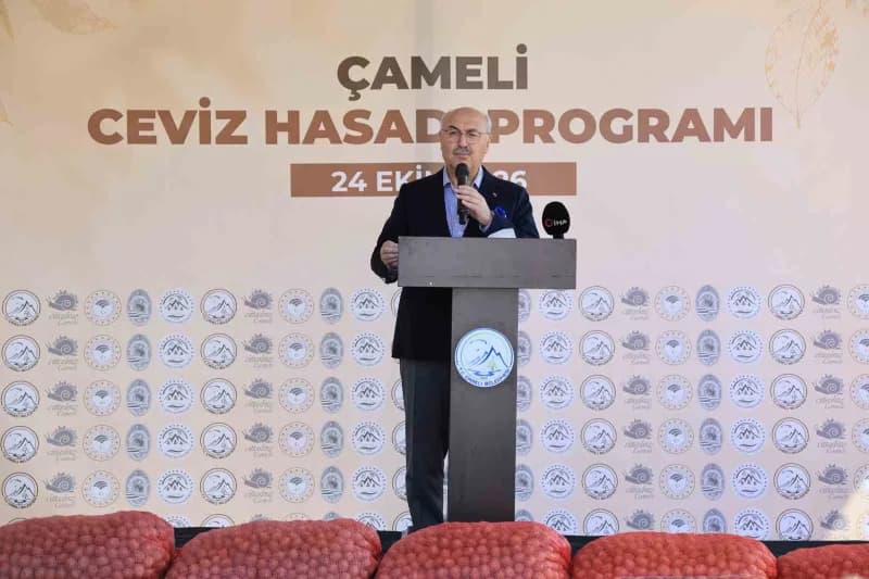Denizli Valisi Yavuz Selim Köşger, konuşma yaptı.