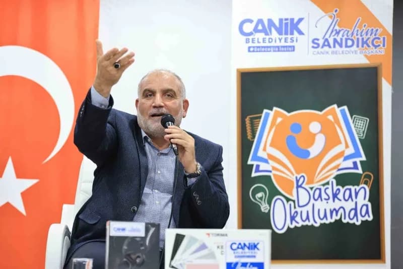 Canik Belediye Başkanı İbrahim Sandıkçı, 29 Ekim Cumhuriyet Bayramı’nın 103. Yıl dönümü kapsamında i