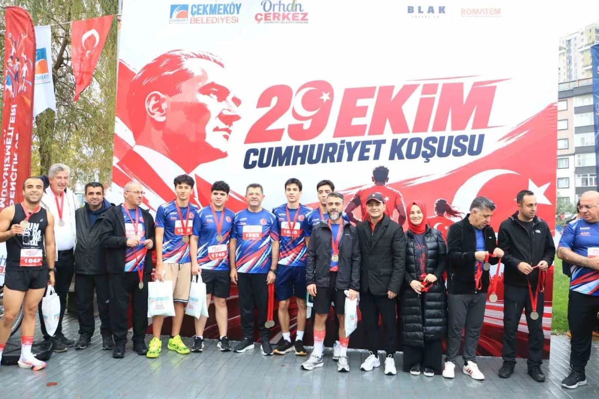 Çekmeköy Belediyesi tarafından düzenlenen geleneksel 29 Ekim Cumhuriyet Bayramı Koşusu, bu yıl da yo