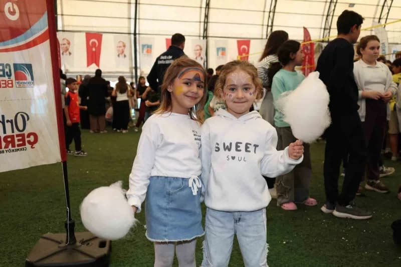 Necati Alkan Spor Tesisi’nde gerçekleştirilen etkinlikte çocuklar oyunlar, Spor aktiviteleri ve çeşi
