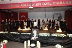 Gaziantep Kolej Vakfı Özel Okulları'nda Celal Ersoy anma töreninden öğrenciler ve katılımcılar