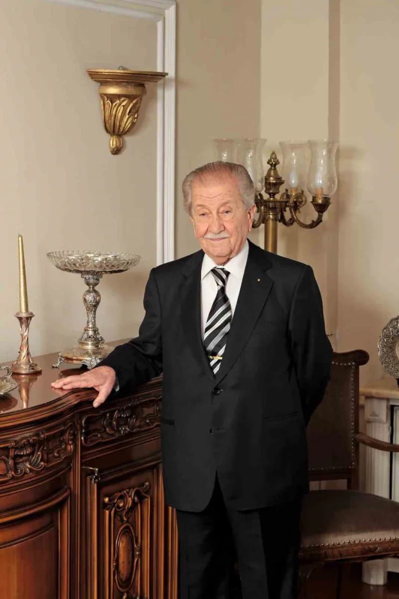 Gaziantep Kolej Vakfı (GKV) Özel Okulları kurucularından, iş insanı ve eğitim gönüllüsü merhum Yusuf Celalettin Ersoy, v