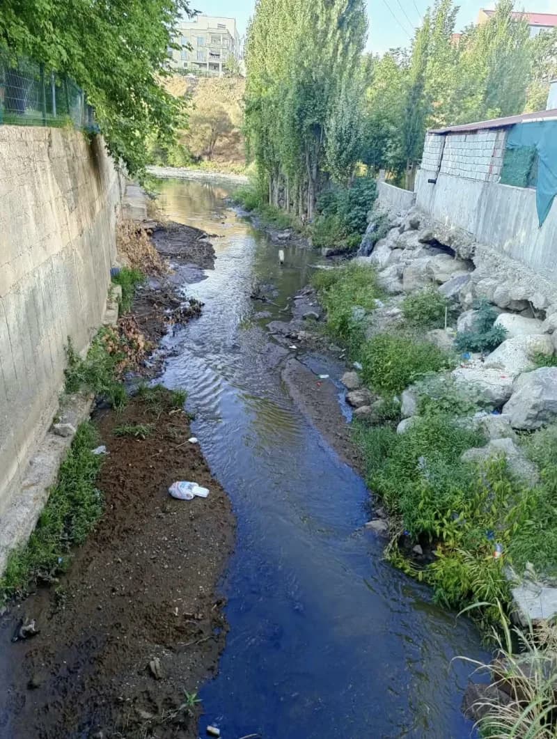 Diyarbakır’ın Çermik ilçesi Sinek çayına 8 ayrı noktadan karışan ilçenin kanalizasyon sorununun çözümü için duyarlı 26 m