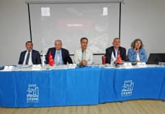Çeşme Kültür Yolu Festivali’nde kültürel miras ve arkeolojik kazılar hakkında sunum yapan uzmanlar