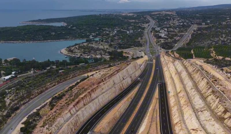 Ulaştırma ve Altyapı Bakanı Abdulkadir Uraloğlu, Çeşmeli-kızkalesi Otoyolu hakkında, "Otoyolumuzu 18 Ekim’i 19 Ekim’e ba