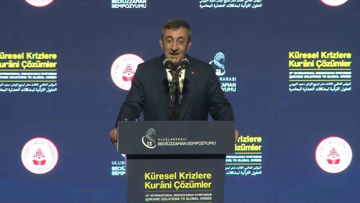 Cumhurbaşkanı Yardımcısı Cevdet Yılmaz 13. Uluslararası Bediüzzaman Sempozyumu açılışında konuşma yapıyor