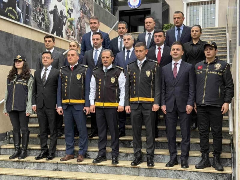 İstanbul İl Emniyet Müdürlüğü Asayiş Şube Müdürlüğü Oto Hırsızlığı Büro görevlilerince change Oto üz