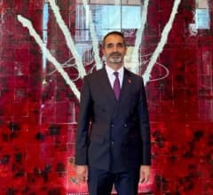 CHP Denizli İl Başkanı Ayhan Oran basın açıklaması yaparken