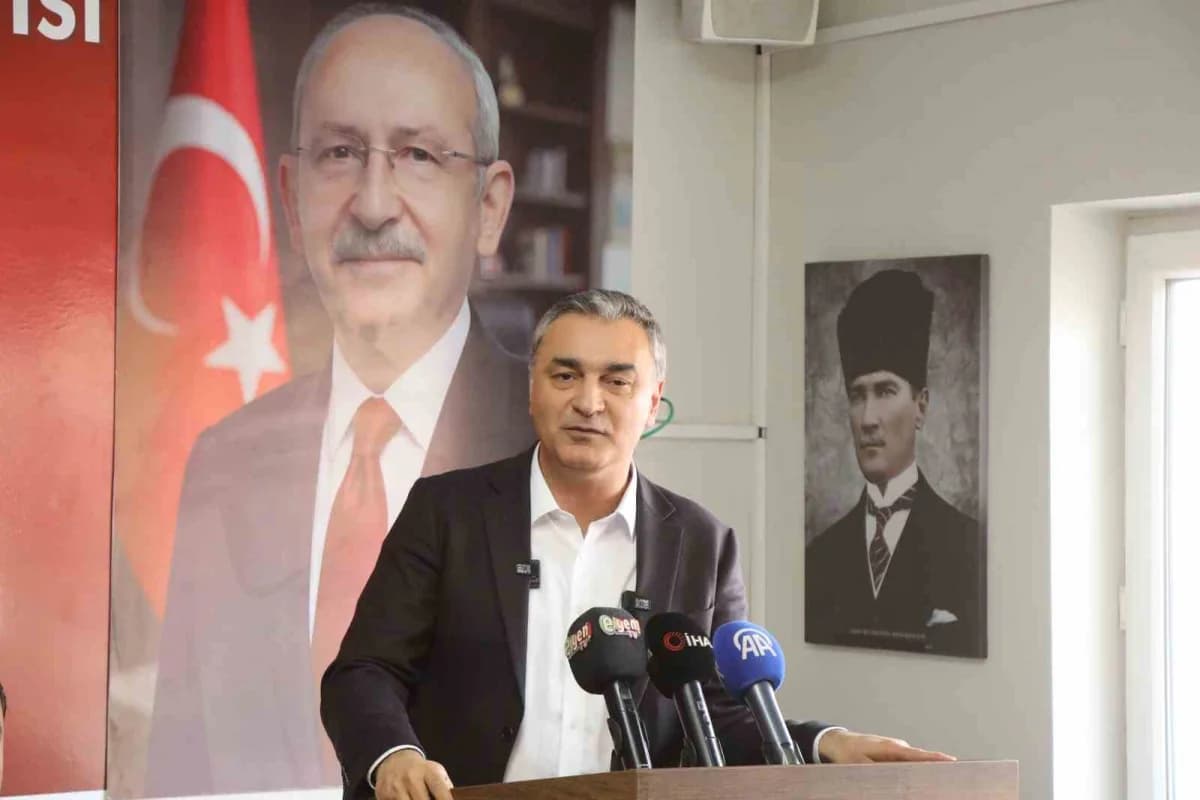 Cumhuriyet Halk Partisi (CHP) Sözcüsü Müslim Sarı, “Kapıları bu kadar sert kapatmayın, açmak zorunda