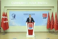 CHP Sözcüsü Müslim Sarı Ankara'da basın açıklaması yapıyor