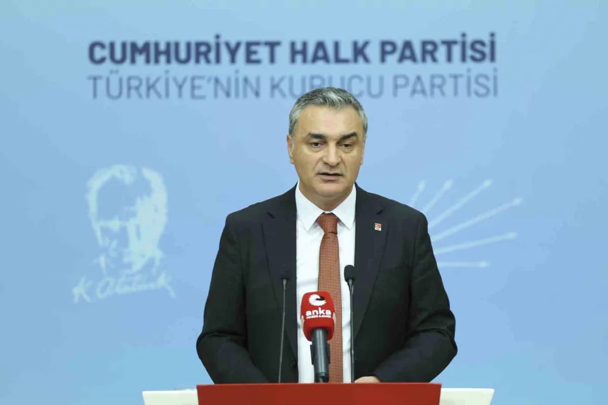 CHP Sözcüsü Müslim Sarı MYK gündemine ilişkin Genel merkezde açıklamalarda bulundu
