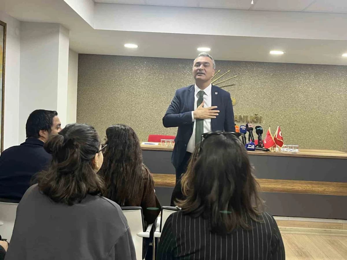 CHP Parti Sözcüsü ve Yerel Yönetimlerden Sorumlu Genel Başkan Yardımcısı Müslim Sarı,