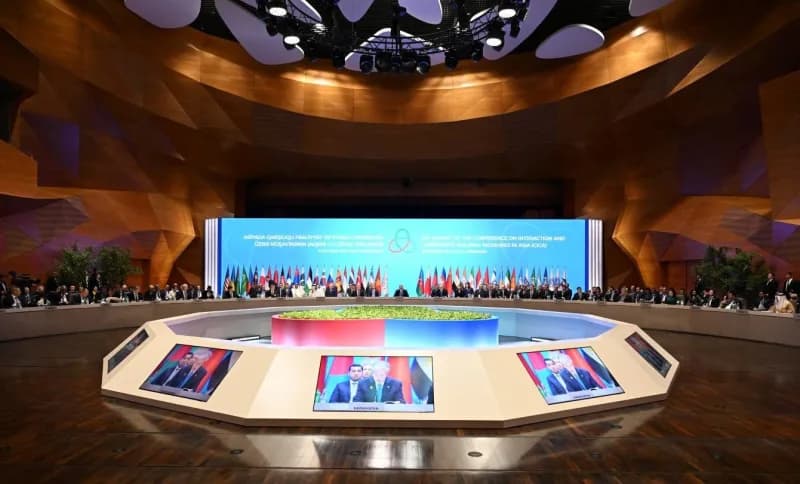 Asya’da Karşılıklı İşbirliği ve Güven Artırıcı Önlemler Konferansı (CICA) 7. Zirvesi, Azerbaycan’ın başkenti Bakü’de baş