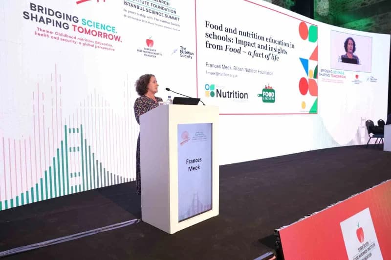 British Nutrition Foundation (İngiliz Beslenme Vakfı) Eğitim Hizmetleri Müdürü Frances Meek