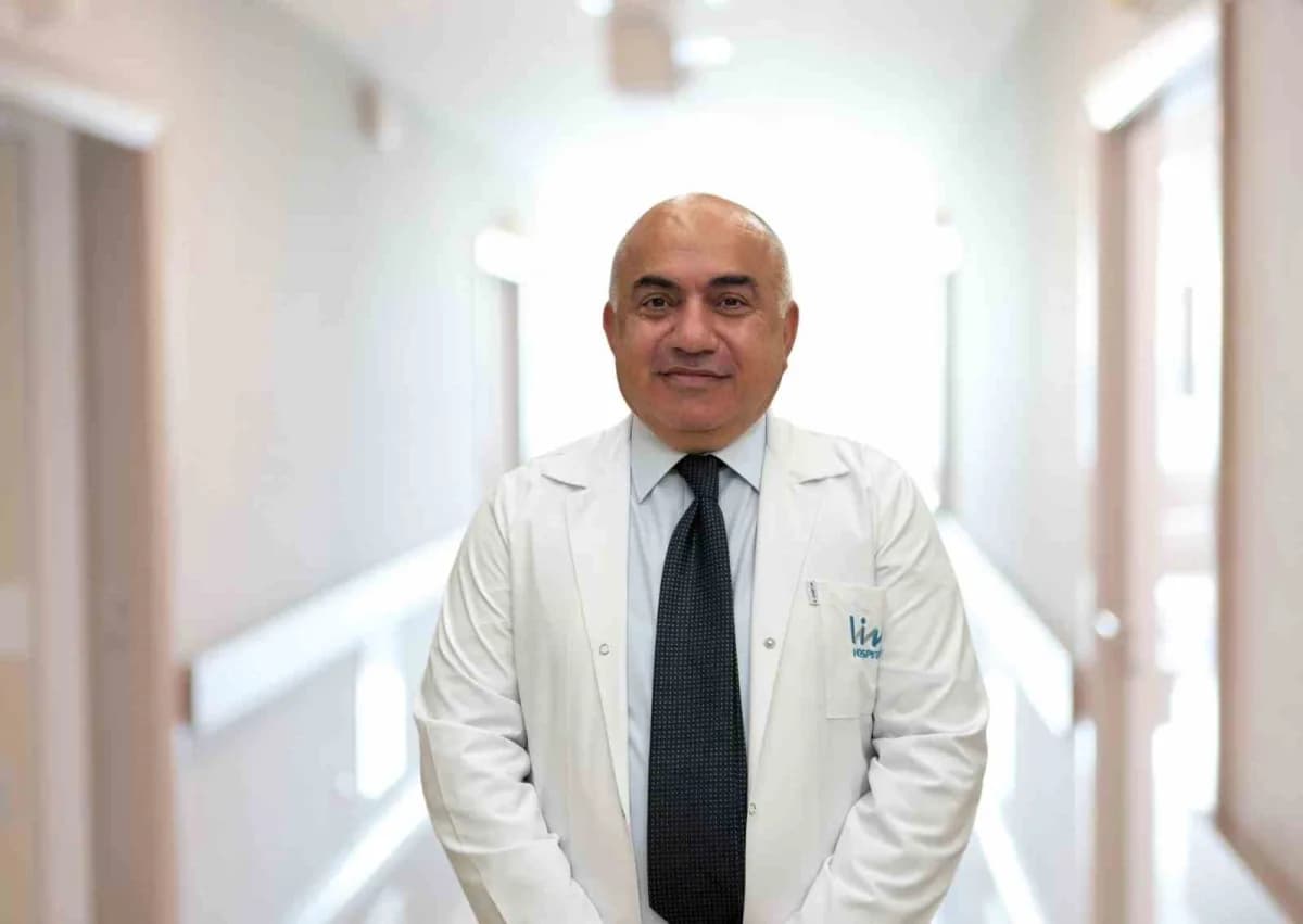Çocukluk çağı aşılarının çocukları bulaşıcı hastalıklara karşı korumasını anlatan sağlık uzmanı