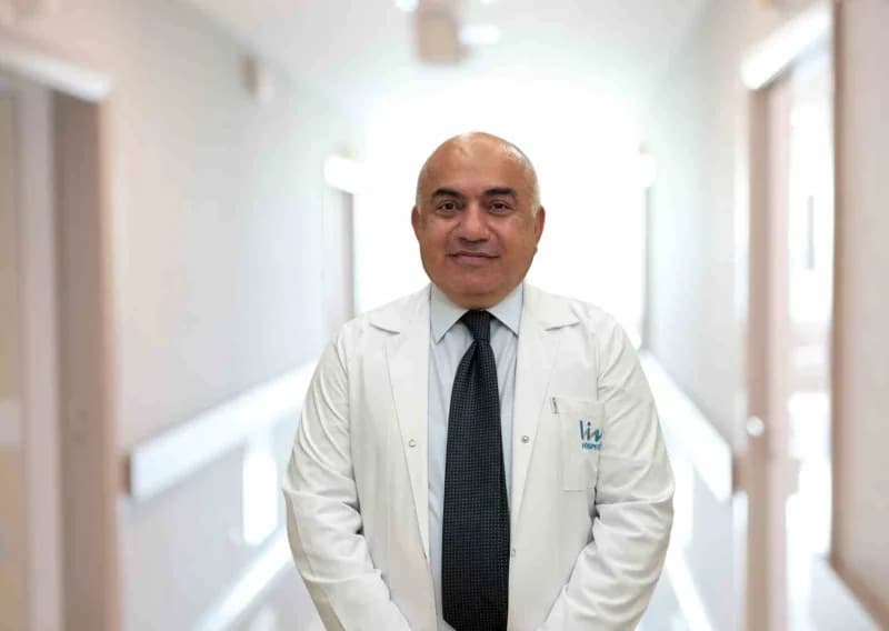 Çocukluk çağı aşılarının çocukları bulaşıcı hastalıklara karşı korumasını anlatan sağlık uzmanı
