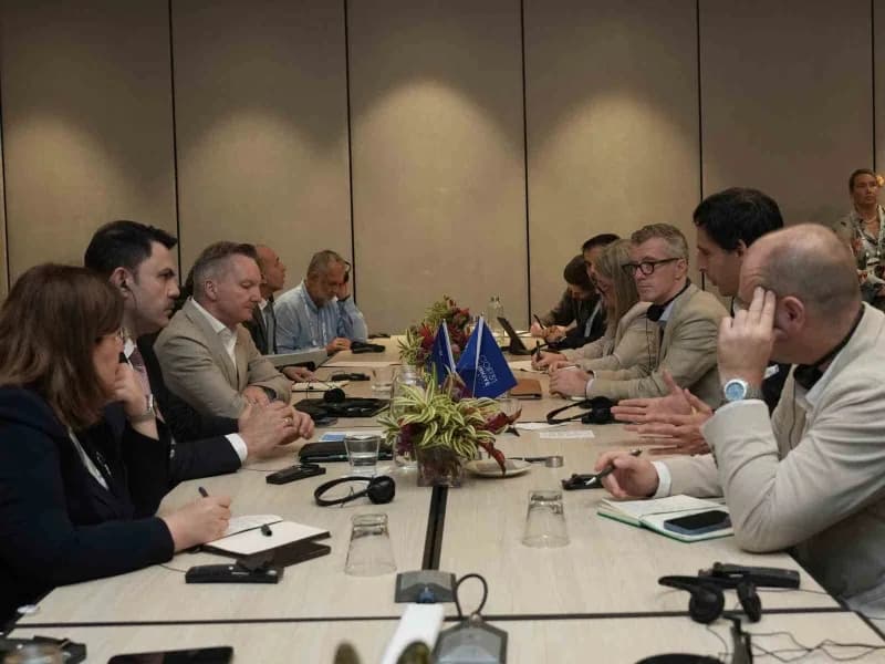 Fiji Pre-COP Chris Bowen Wopke Hoekstra üçlü görüşme