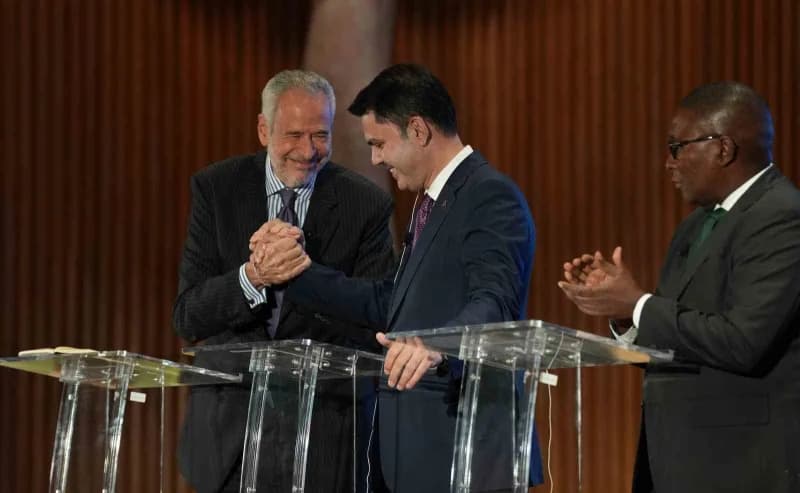 COP31 Başkanı Murat Kurum, Pasifik ada ülkeleri Fiji ve Tuvalu’da düzenlenen Pre-COP Zirvesi’nde konuşma yapıyor