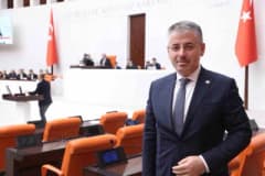 Şaban Çopuroğlu televizyon programında açıklama yaparken
