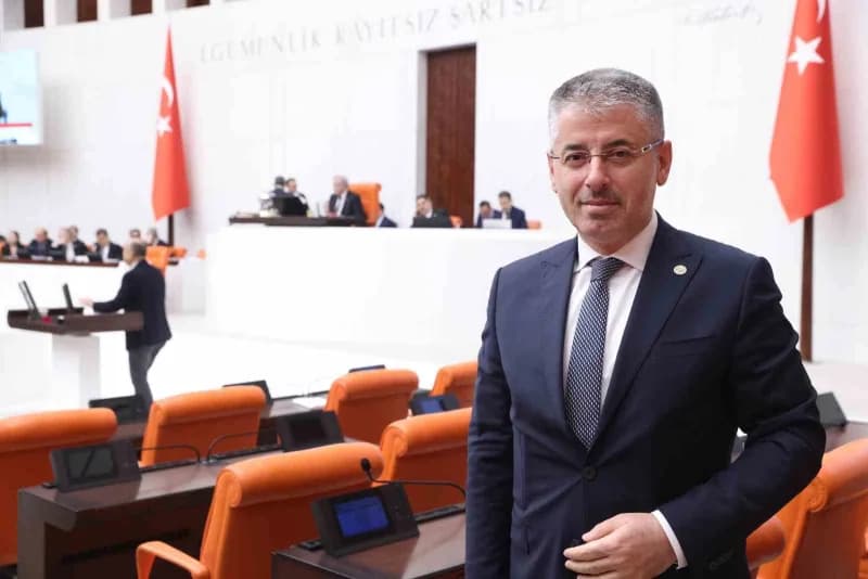 Şaban Çopuroğlu televizyon programında açıklama yaparken