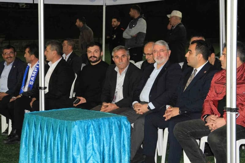 Düzenlenen karşılaşmaya protokol üyeleri katılım sağladı