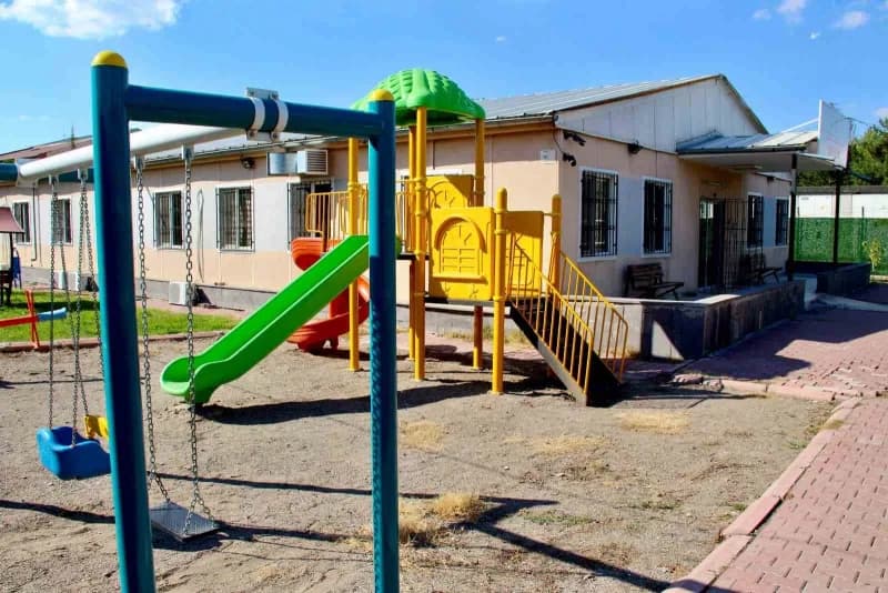 Kayseri Devlet Hastanesi bünyesinde hizmet veren Çok Disiplinli Çocuk ve Genç Ruh Sağlığı Merkezi (ÇÖZGEM); başta otizml