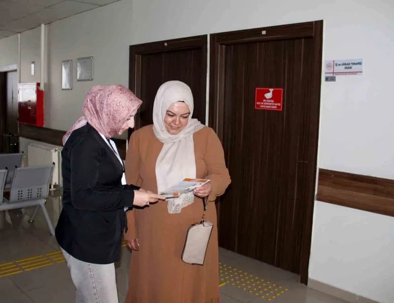 Kayseri Devlet Hastanesi bünyesinde hizmet veren Çok Disiplinli Çocuk ve Genç Ruh Sağlığı Merkezi (ÇÖZGEM); başta otizml