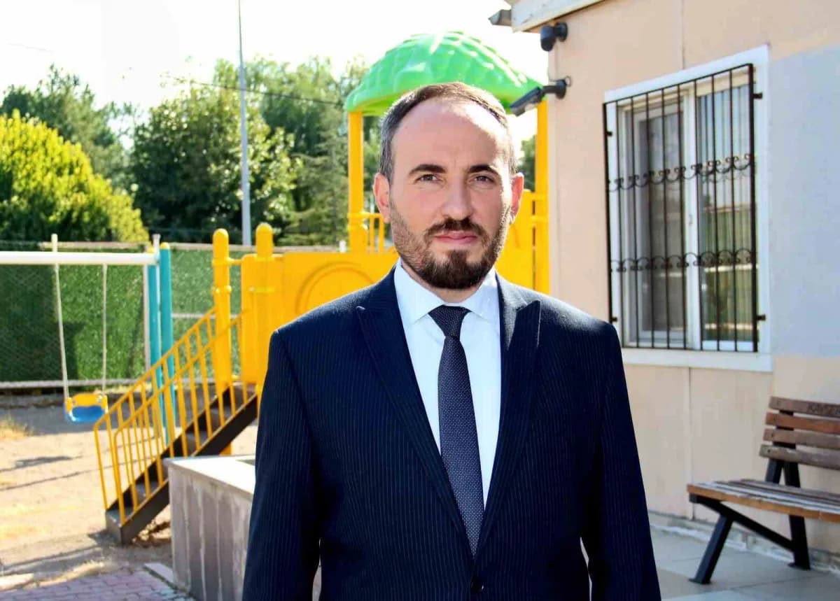 Kayseri Devlet Hastanesi Başhekim Yardımcısı Dr. Yakup Uslu, ÇÖZGEM Yerleşkesi'nde özel ihtiyaçlı çocukların gelişimi ve
