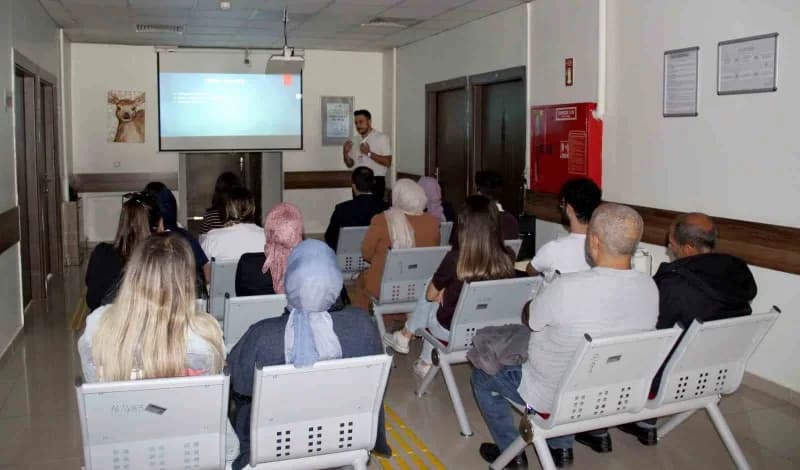 Kayseri Devlet Hastanesi bünyesinde hizmet veren Çok Disiplinli Çocuk ve Genç Ruh Sağlığı Merkezi (ÇÖZGEM); başta otizml