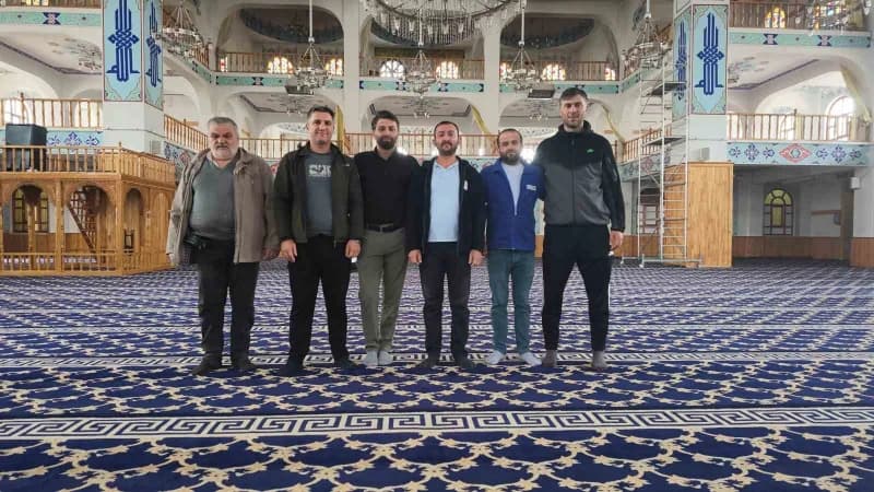 Çankırı’da yaşayan işitme engelli vatandaşlar, cuma namazı hutbesindeki işaret dili uygulaması sayesinde hutbeyi anlayab