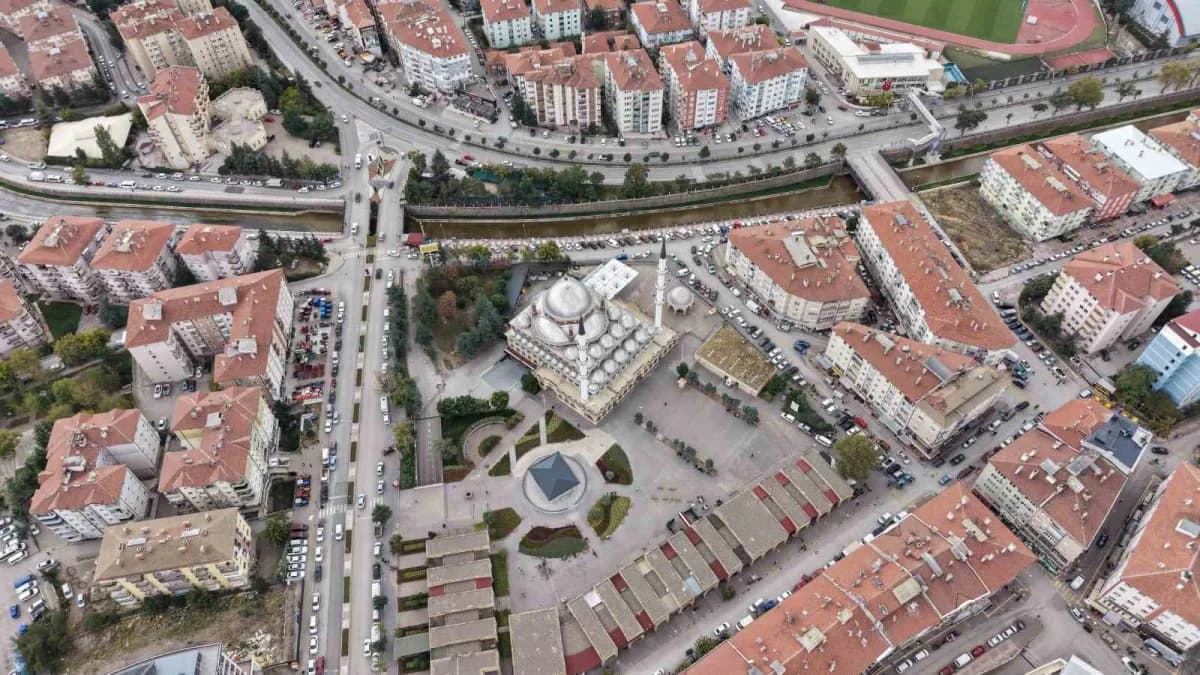 Çankırı’da yaşayan işitme engelli vatandaşlar, cuma namazı hutbesindeki işaret dili uygulaması sayesinde hutbeyi anlayab