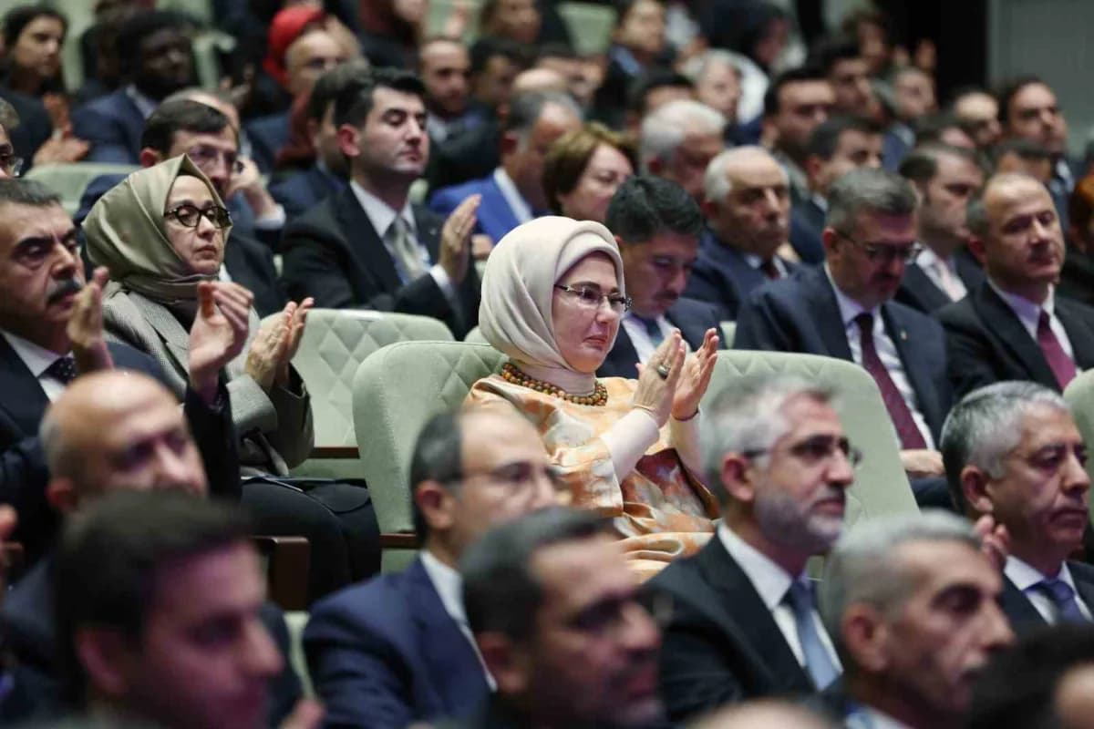 Cumhurbaşkanı Recep Tayyip Erdoğan, Türkiye Maarif Vakfı 10. Yıl Programı'nda konuşma yaparken