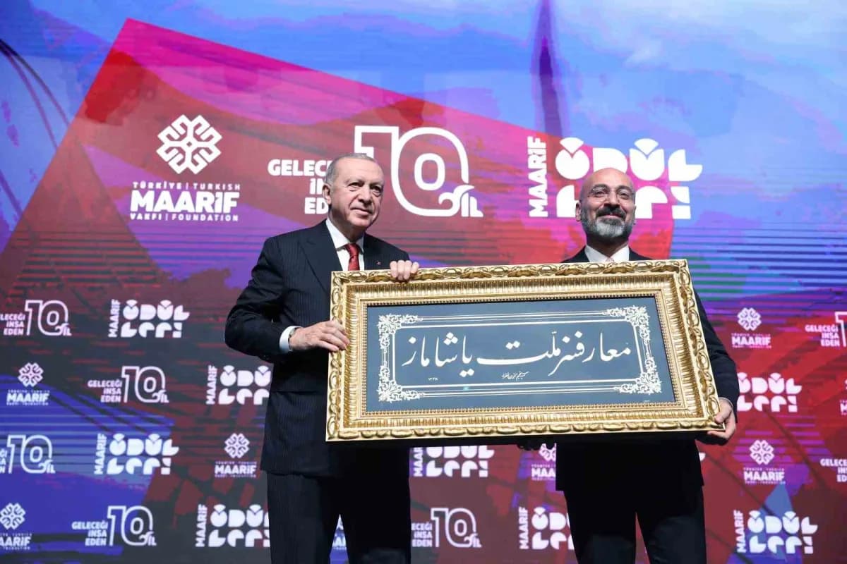 Cumhurbaşkanı Recep Tayyip Erdoğan, Beştepe Millet Kütüphanesinde düzenlenen Türkiye Maarif Vakfı 10. Yıl Programı'na ka