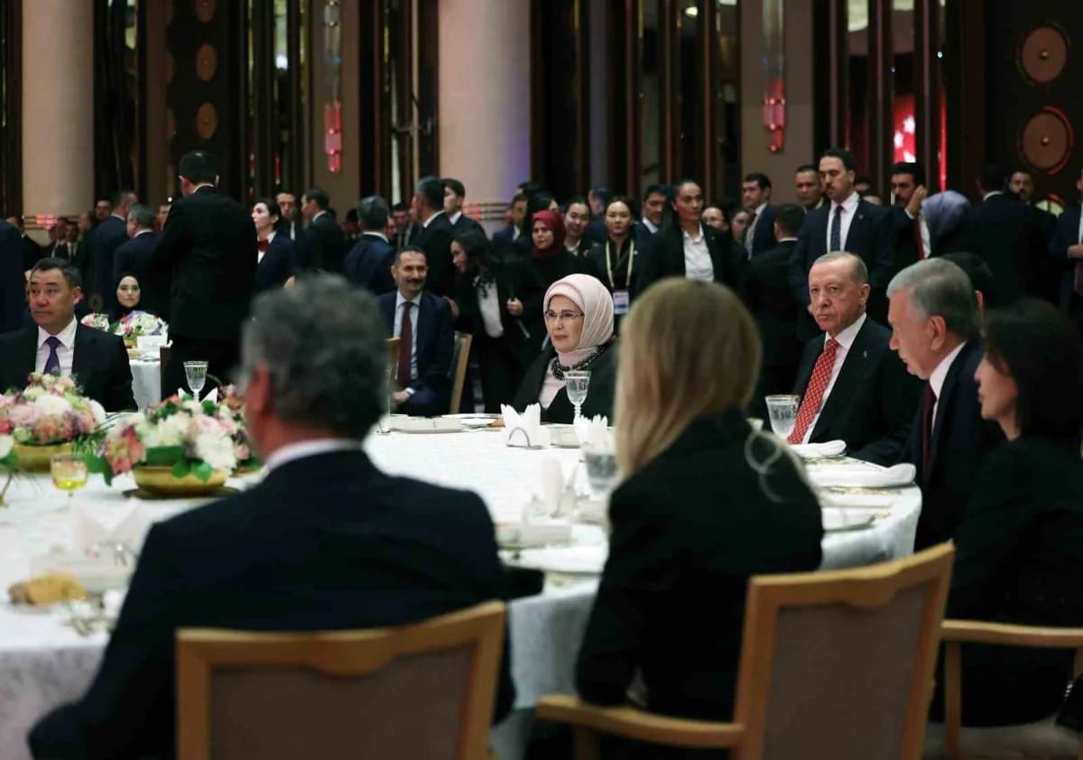 Cumhurbaşkanı Recep Tayyip Erdoğan, Cumhurbaşkanlığı Külliyesi Beştepe Millet Sergi Salonu'nda, 29 E