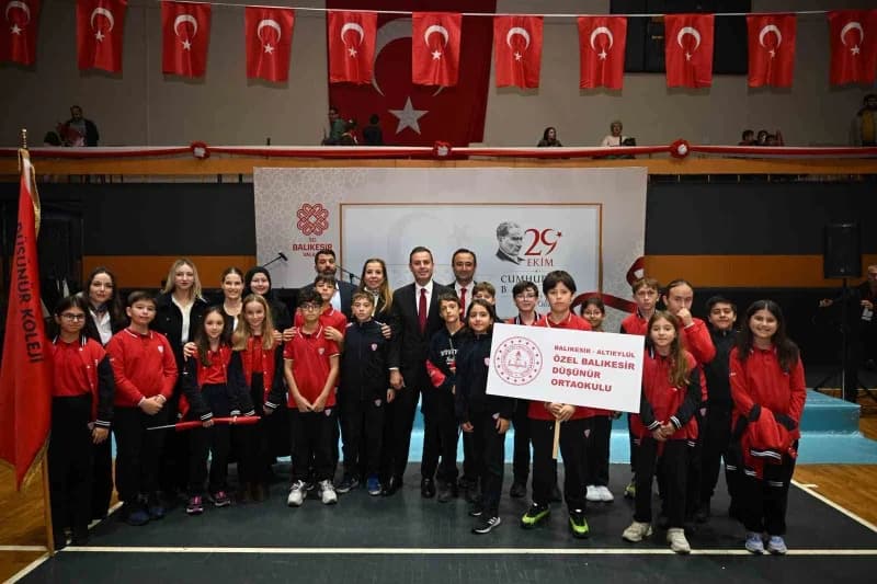 Balıkesir’de 29 Ekim Cumhuriyet Bayramı coşkuyla kutlandı.