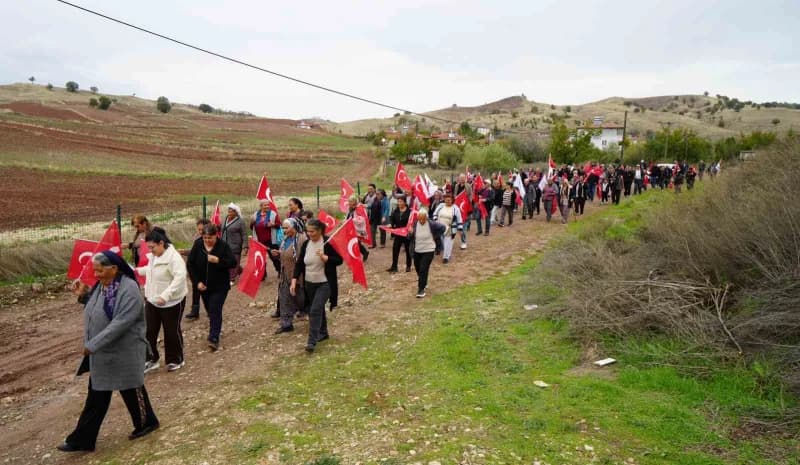 Kırıkkale'nin Sulakyurt ilçesine bağlı Sarıkızlı köyünde, Cumhuriyet'in 103. Yıl dönümü renkli görün