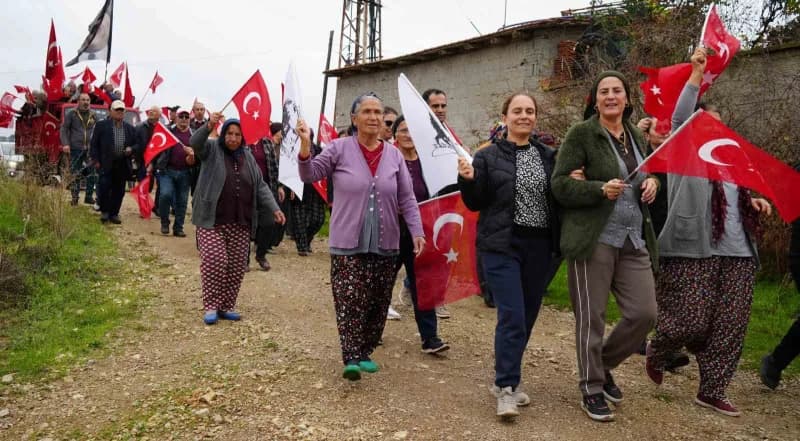 Kırıkkale'nin Sulakyurt ilçesine bağlı Sarıkızlı köyünde, Cumhuriyet'in 103. Yıl dönümü renkli görün