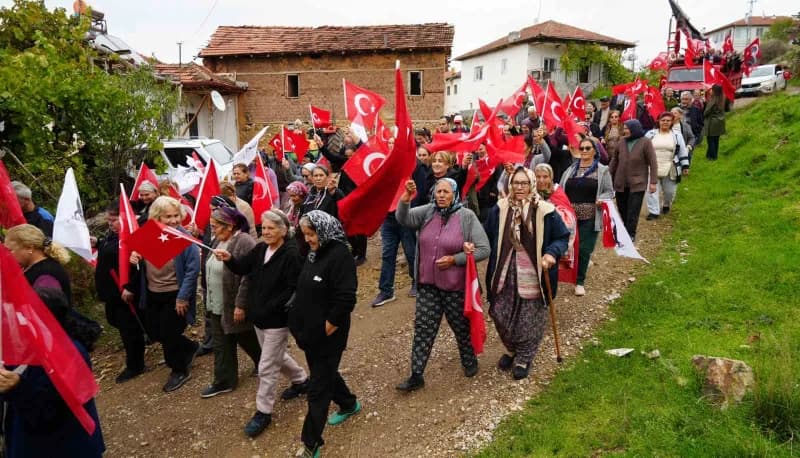 Kırıkkale'nin Sulakyurt ilçesine bağlı Sarıkızlı köyünde, Cumhuriyet'in 103. Yıl dönümü renkli görün