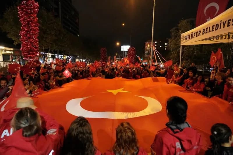 Binlerce Nilüferli Cumhuriyet’in 103’üncü yılında tek yürek oldu