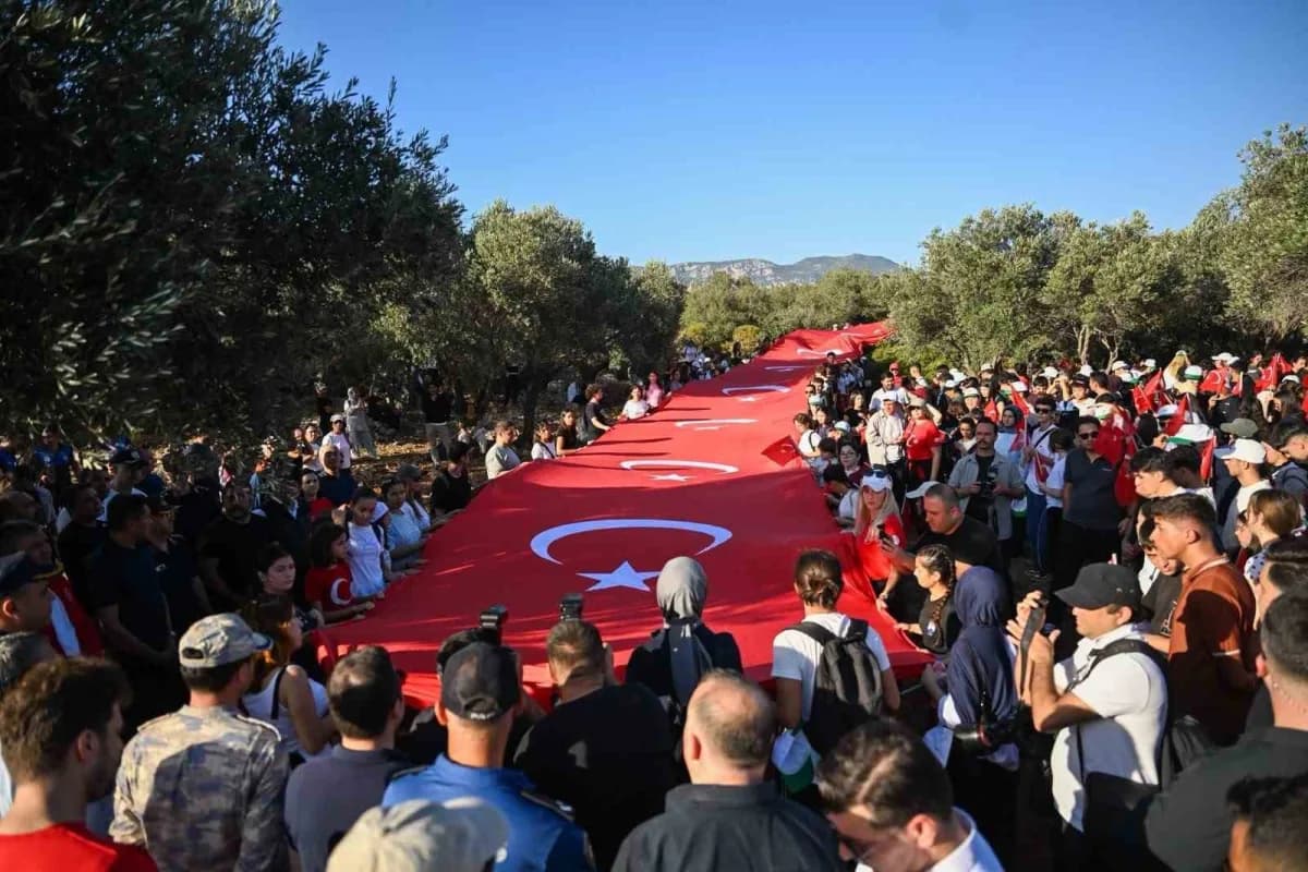 29 Ekim Cumhuriyet Bayramı'nın 103. Yıl dönümü dolayısıyla Antalya Valiliği koordinesinde Kaş Kaymak