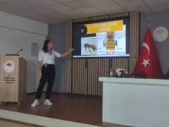 DAGEM uzmanları Karaman’da arıcılara bal arısı zehri üretimi eğitimi verirken