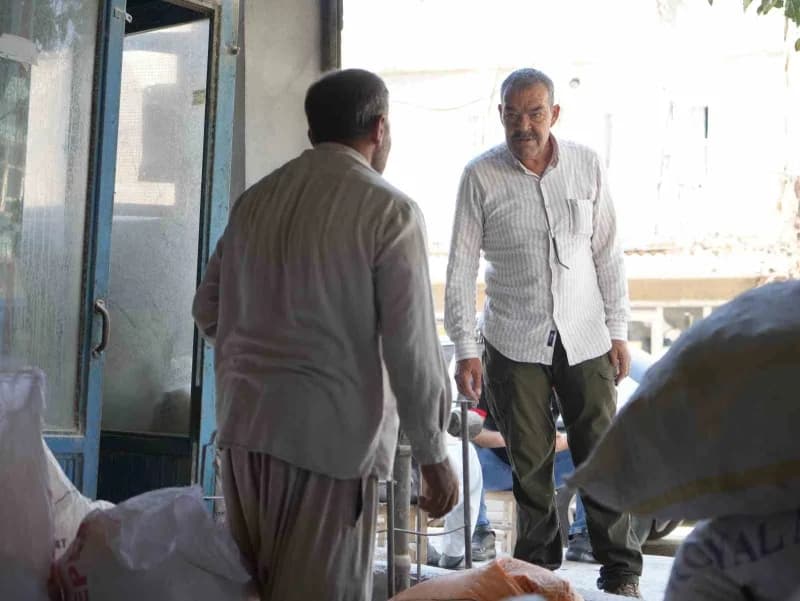 Gaziantep'te 47 yıldır babasından devraldığı geleneksel değirmencilik mesleğini sürdüren 54 yaşındaki Mustafa Ayaslan, k